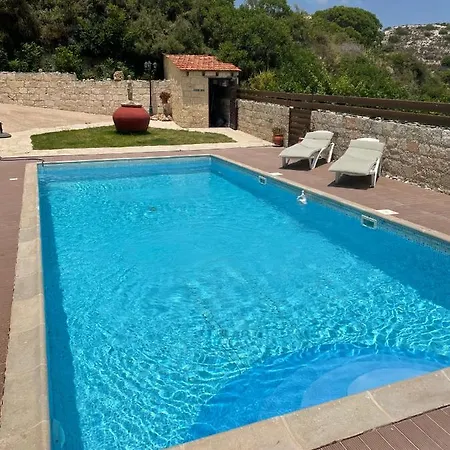 Softades * Όμοδος