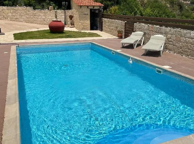 Softades * Όμοδος