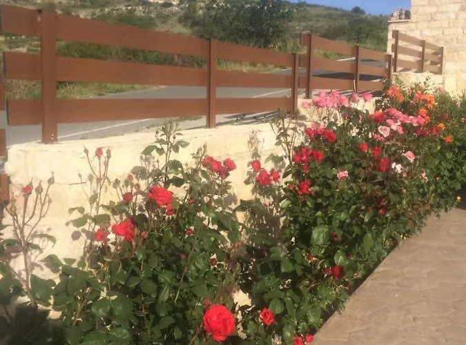 Softades Βίλα Όμοδος