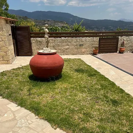 Softades Όμοδος