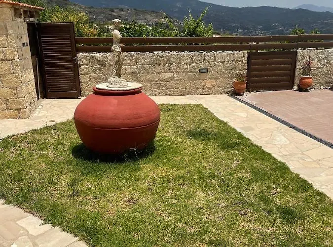 Softades Όμοδος