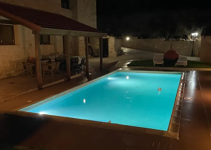 Softades Όμοδος