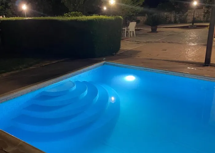 Softades Βίλα Όμοδος