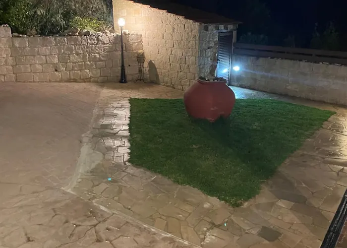 Softades Όμοδος